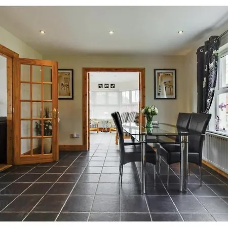 4 Bed Holiday Holiday home