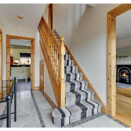 4 Bed Дом отдыха *