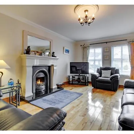 4 Bed Holiday * Muff